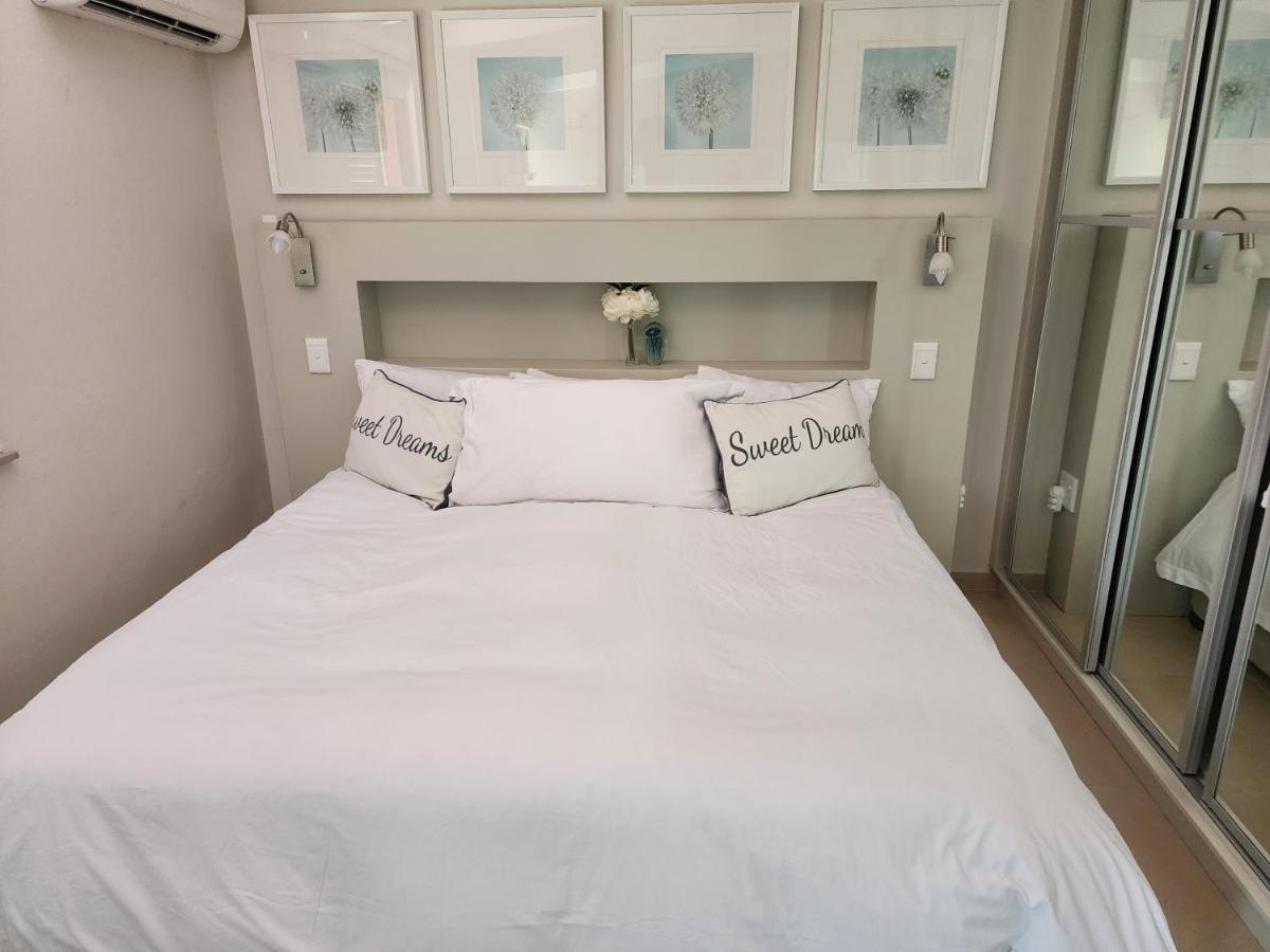 2811 Luxurious And Modern At Upmarket Golf And Estate Southbroom